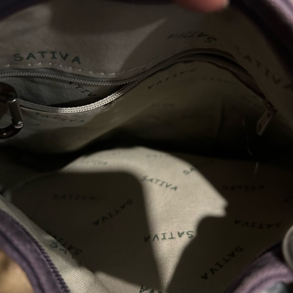 Sativa HEMP convertible bag/back pack - Picture 2 of 4